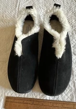 Daniel Green Women’s Fur Lined Comfy Black Slippers Size 6 M Medium New with Tag