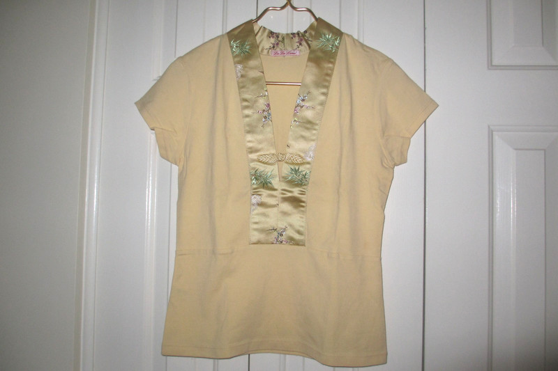 Lu Lu Lame Butter Cream Top with Oriental Silk Trim Neck Sm.