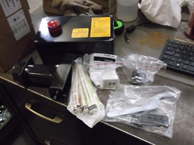 NIB PENTAIR JBM-100-L-A LIGHTED MULTIPLE ENTRY POWER TEE CONNECTION KIT (405)