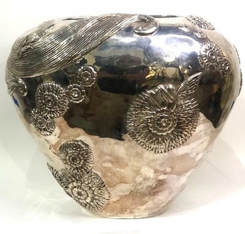 Erte, "She Loves Me", Silvered Bronze Vase, 1987 - Picture 3 of 7