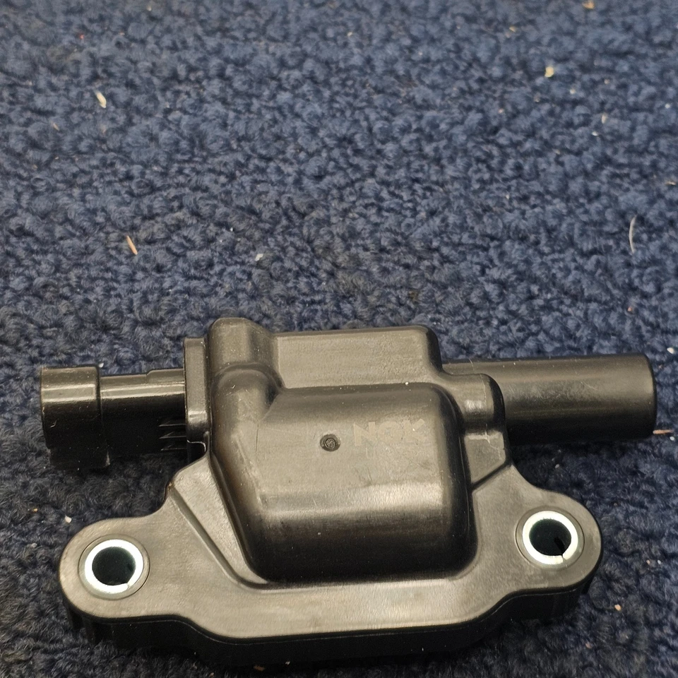Bobina de encendido NGK 48882 U5266 para Chevrolet Express 3500 2018-2024 Foto 2 de 4
