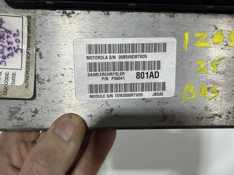 Jeep Cherokee 2001 4,0 A/T PCM, ECM, ECU, módulo de computadora de motor P56041801AD Foto 4 de 4