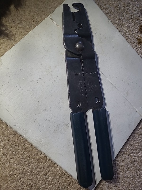 WIRE STRIPPER / CRIMPER / CUTTING PLIERS