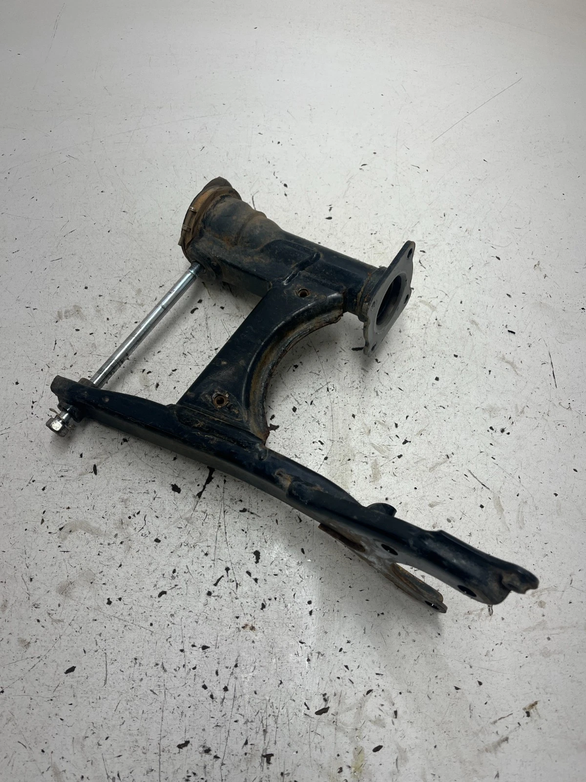 07 2007 Yamaha Grizzly 80 YFM80 2x4 OEM GOOD Rear Back Swingarm Swing Arm Axle