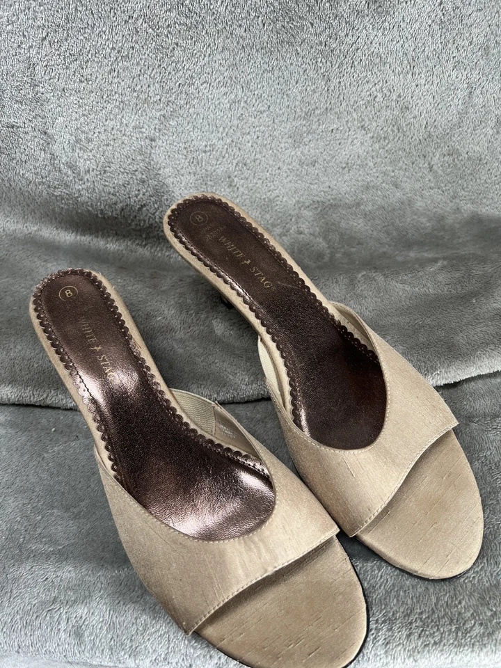 Vtg Y2k White Stag Woman’s 8 Tan Faux Silk Kitten Heels Slide Sandals Sexy - Image 4 of 4