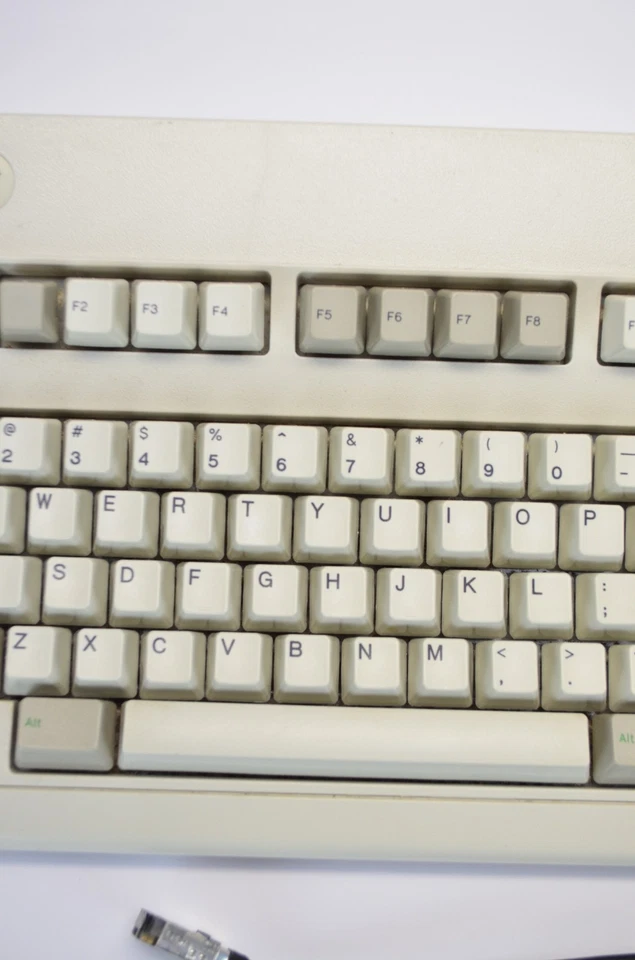 IBM Model M Keyboard 1391401 1984 USB Version Missing a few keycaps - Image 4 of 4