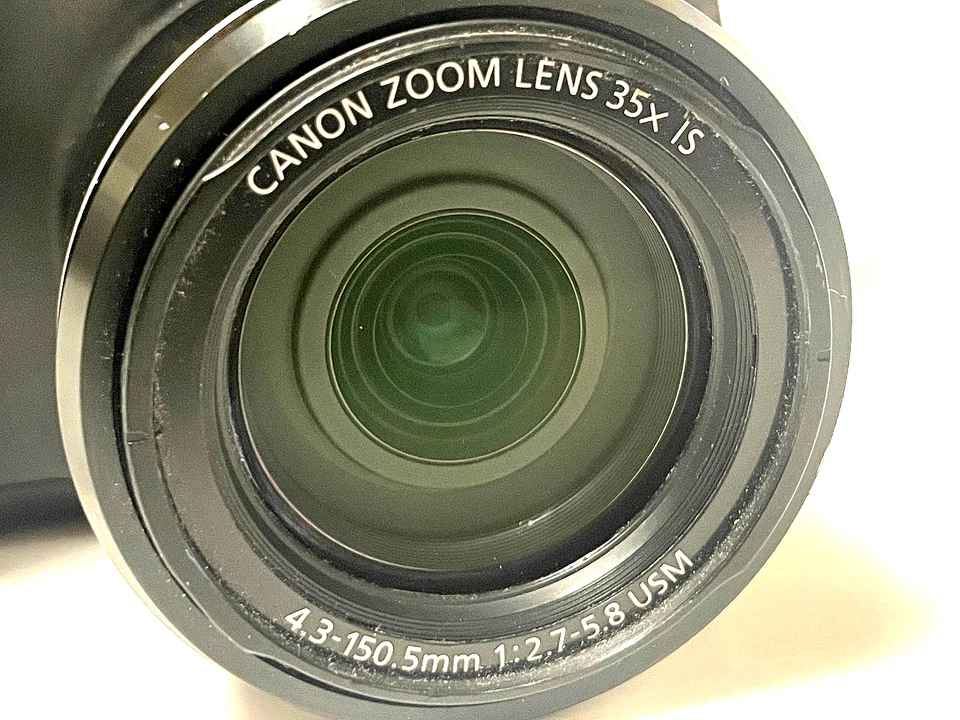 Canon PowerShot SX40 HS 12.1MP 35x Zoom Digital Camera w/ 2 Batteries + Charger - Image 3 of 4