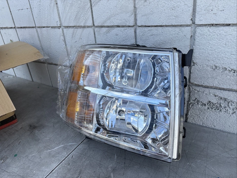 Chevrolet Silverado 1500 2007-2013 faro derecho derecho recambio nuevo Foto 2 de 4
