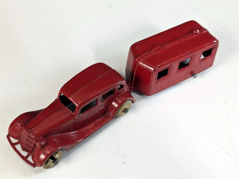 Remolque de viaje y sedán Ford Tootsietoy 1043 rojo 3" muy bonito 1937-41 Foto 2 de 4