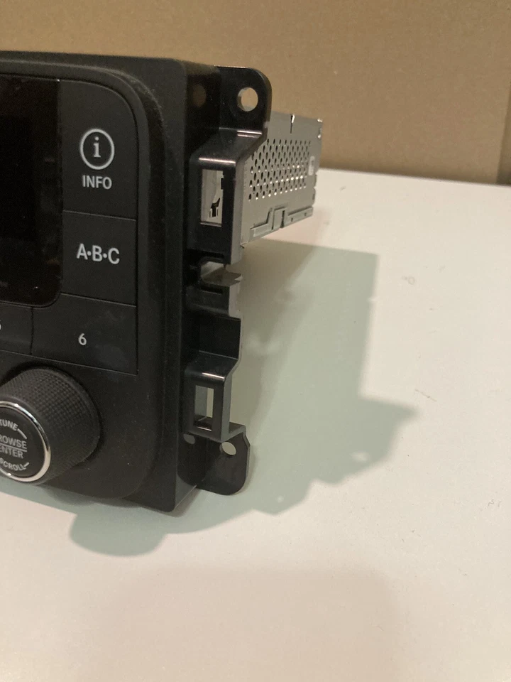 Jeep Renegade Radio 2015-2018 pantalla OEM 07356543170 brújula Foto 4 de 4