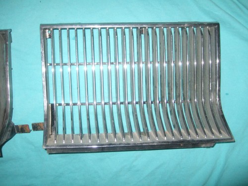 84 Oldsmobile Cutlass Front Grille Pair Left Right LH RH OEM Used - Picture 3 of 5