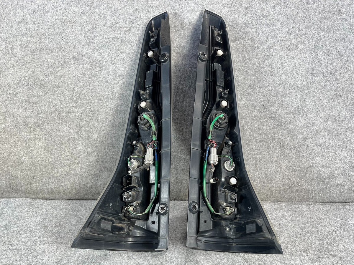 SERENA C26 HFC26 NISSAN OEM LATE MODEL LED REAR LIGHTS TAIL LAMPS