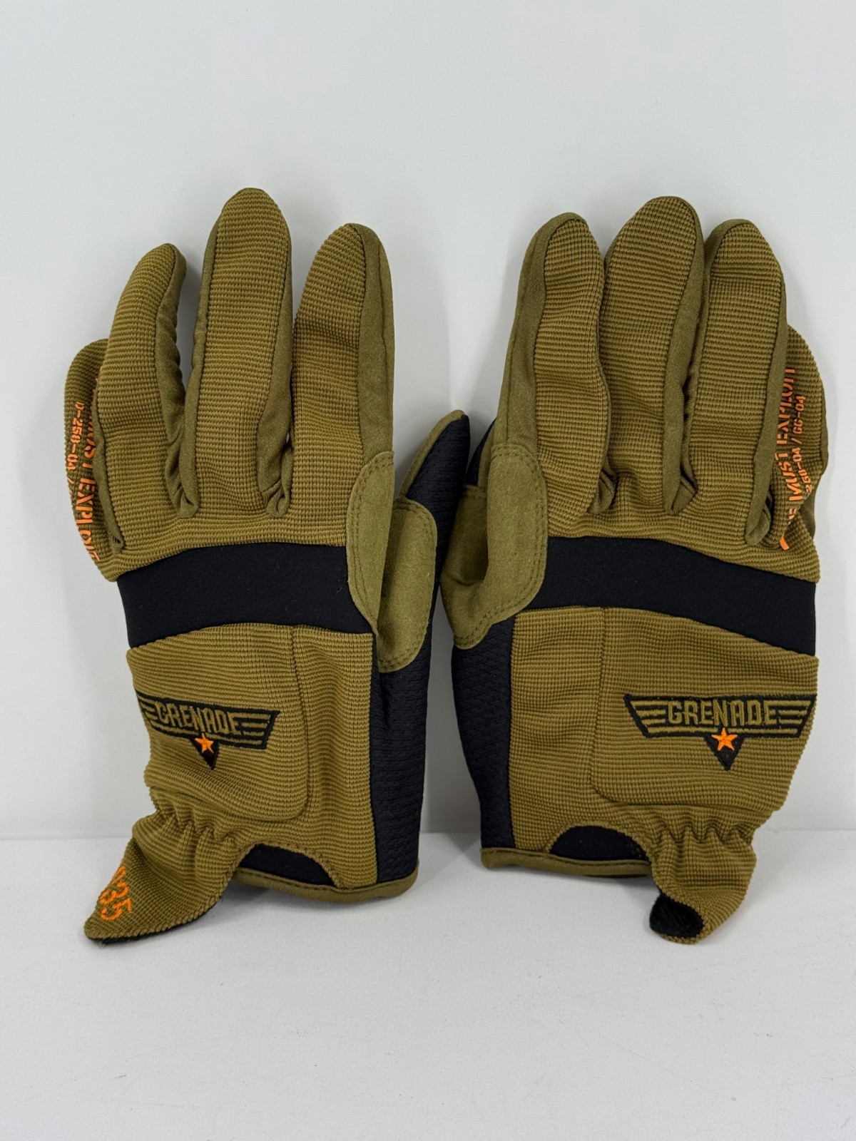 Grenade Gloves Insulated Winter Snowboard Lightweight Stretch Gloves Men's XL