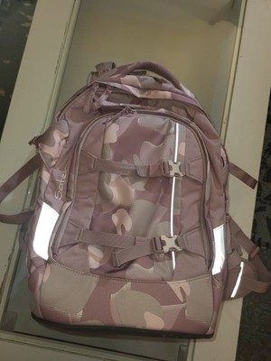Satch Schulrucksack rosa beige Muster mit Reflektoren