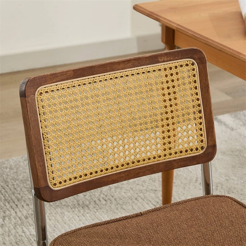 Juego de 2 sillas de comedor modernas de mediados de siglo con respaldo de caña natural y base cromada Foto 3 de 4