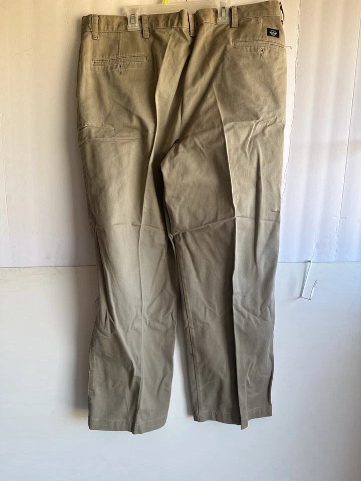 Men's Pre-Owned Khaki Pants Lot 4 - Dockers, Savane, Wrangler - Sizes 40x30 - Image 4 of 4