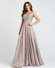 Mac Duggal Light Purple Size 2 Applique Cap Sleeve Bodice Flowy Gown New $598