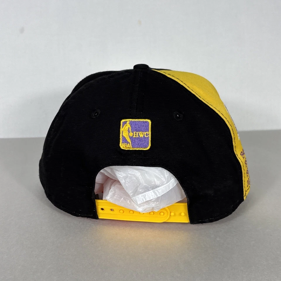 Gorra Los Angeles New Era Mediana Grande Negra Madera Clásica Campeonatos de la NBA Foto 3 de 4