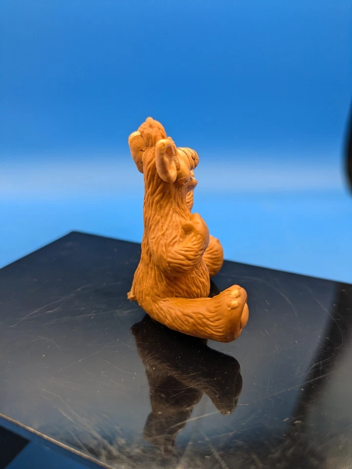 Figura de juguete de PVC vintage Alf 1,75" Russ Alien producción sentado con mano arriba Foto 2 de 4