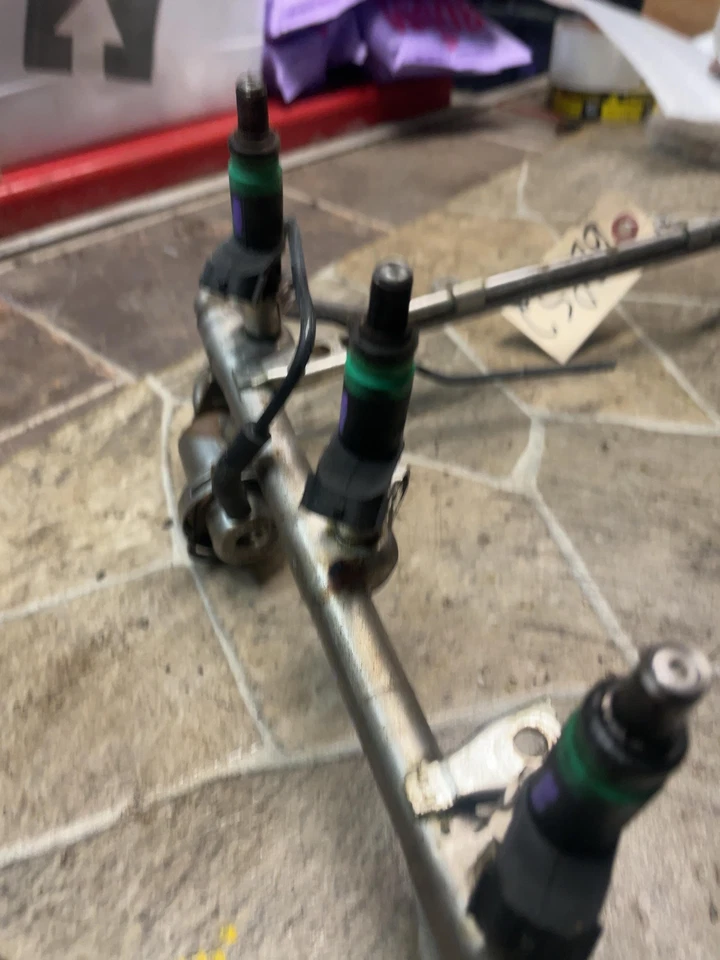 Audi A4 02-04 A6 2002-2006 3,0 L riel de combustible con 6 inyectores OEM Foto 4 de 4