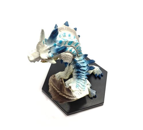 Monster Hunter 3G Capcom Banpresto Collection Figure 3 Toys - Ivory Lagiacrus - Picture 7 of 7