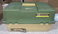 Plano 8606 Large 2 Sided, 6 Tray Green & Tan Latch Tackle Box, HAS ALL DIVIDERS!