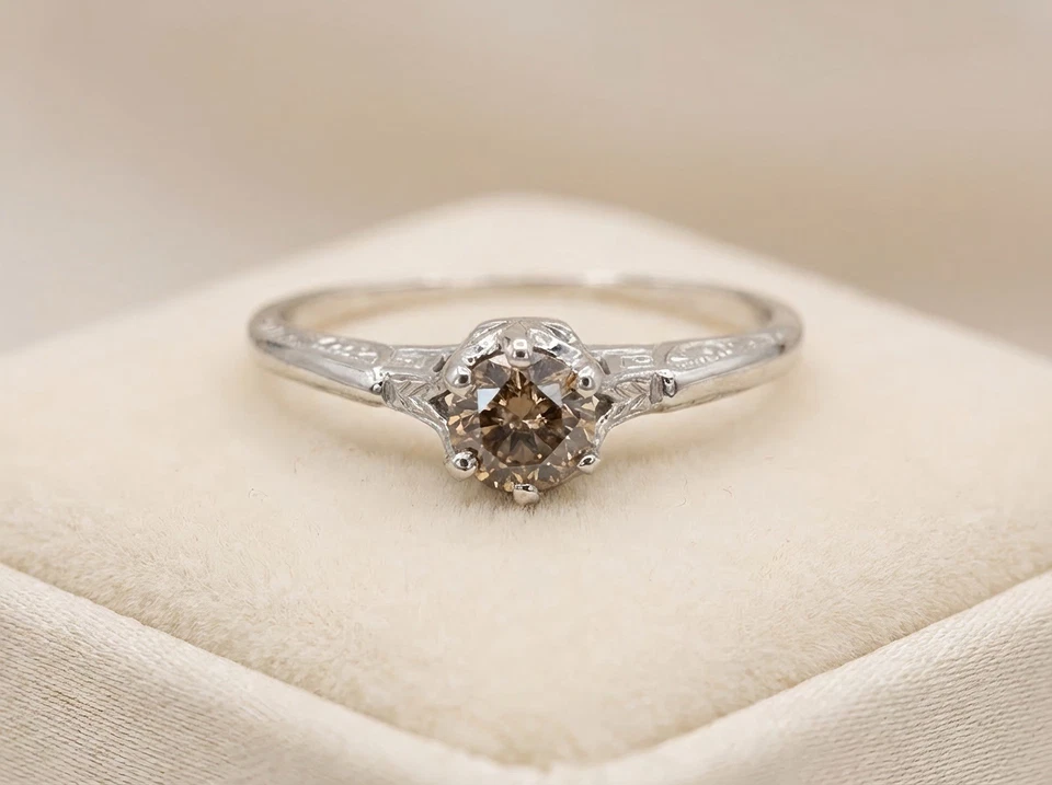 VINTAGE - Solid 14K White Gold & Natural Champagne Diamond - Retro Engraved Ring - Image 3 of 4