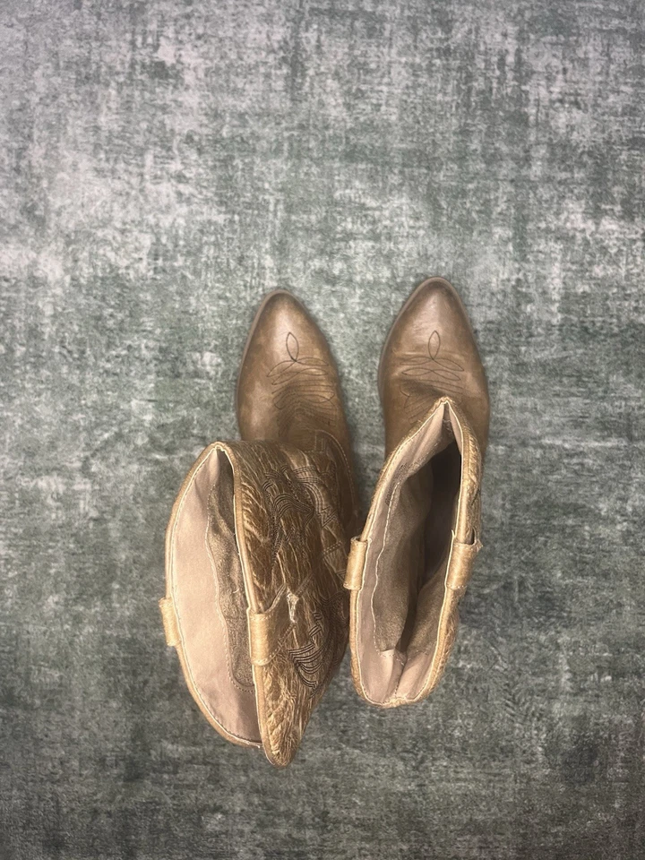 Botas de mujer Coconut talla 10M vaqueras tostadas punta occidental imitación cuero Foto 4 de 4