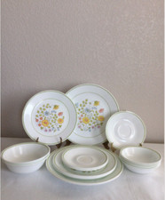 17 Pc Meadow Corelle Dinnerware Dinner Luncheon Saucer Plates Cereal Fruit Bowls