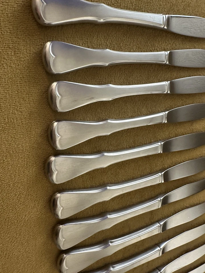 (12) Oneida Community Stainless Patrick Henry DINNER KNIVES Flatware - Image 2 of 4