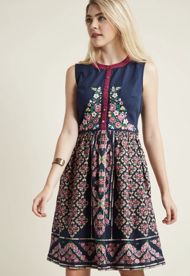 Modcloth Navy Blue Floral Embroidered Fit and Flare Peasant Dress Size M - Image 2 of 4