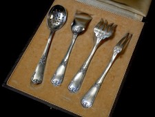 argenterie, anciens couverts à dessert, mignardises dans coffret poinçons