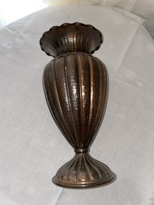 Well shaped copper Kupfer vase 