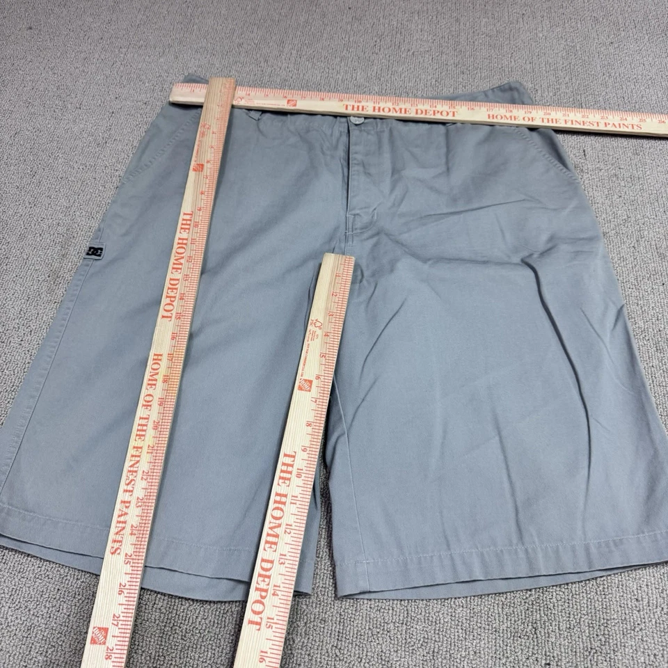 Pantalones Cortos DC Gris Bolsillos Hombre Talla 38 Foto 2 de 4
