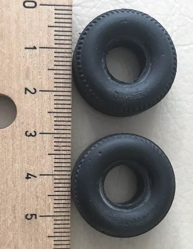 Riko AYK, große SOFT SLOT CAR REIFEN LADENVITRINE mit 24 Durchmesser 25 mm intern 10 mm - Bild 8 von 16