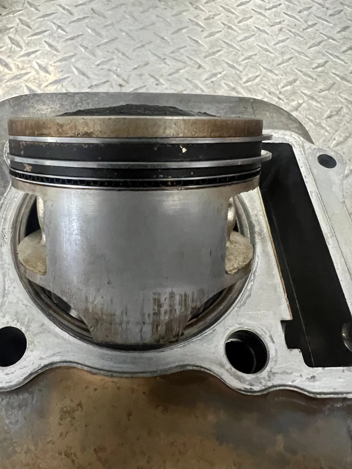 Suzuki Ozark 250 2006 cilindro pistón Foto 4 de 4