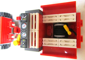 VINTAGE LEGO  CITY 7942  OFF-ROAD FIRE RESCUE 2007 RETIRED USED