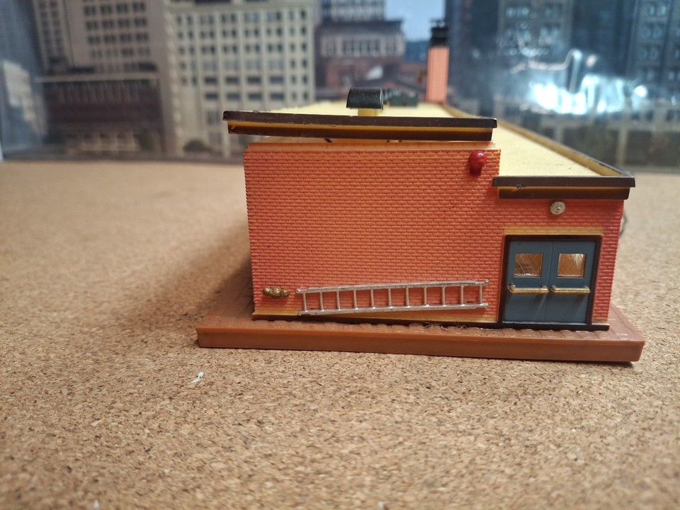 Tyco Factory Machines Lighted Figures HO Scale Lighted Factory 940 Free ...