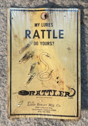 Esca da Pesca Vintage Rattler Lures Little Beaver Mfg. Co. NOS su scheda - Foto 1 di 2