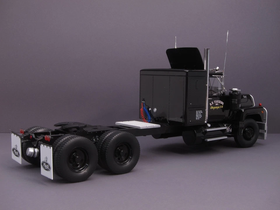 1/18 Road Kings Mack RL 700L - Rubber Duck - 1974 - nero - RK180171 - Immagine 2 di 4
