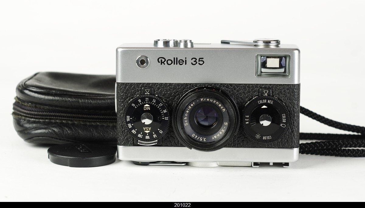 Rollei 35 Chrom 35mm Film Camera Schneider S Xenar 40mm F/3.5 Lens
