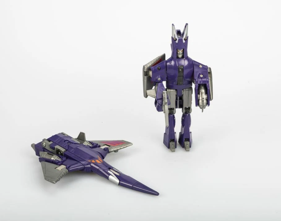New Transformers G1 Cyclonus Reissue Action Figure MISB Gift Box Set - Image 4 of 4