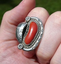 Vintage Southwestern Unmarked Sterling Silver Red Coral Ring Size 6 Weighs 9.7g