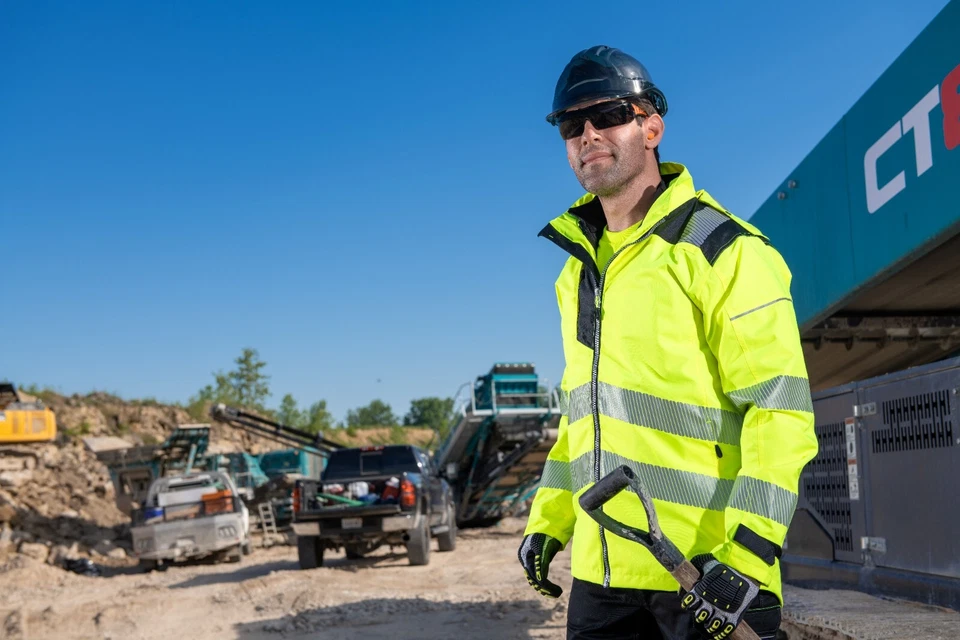 Portwest PW360 PW3 Premium Hi Vis Reflective Waterproof Safety Rain Jacket - Image 4 of 4