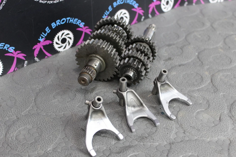 2005 yamaha yz250f OEM ENGINE TRANSMISSION TRANNY ASSEMBLY GEARS 5NL-17411-10-00 - Image 3 of 4