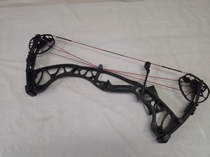 Hoyt Torrex XT 60 - 70lbs/25.5" - 30"/Blackout Keep Hammering
