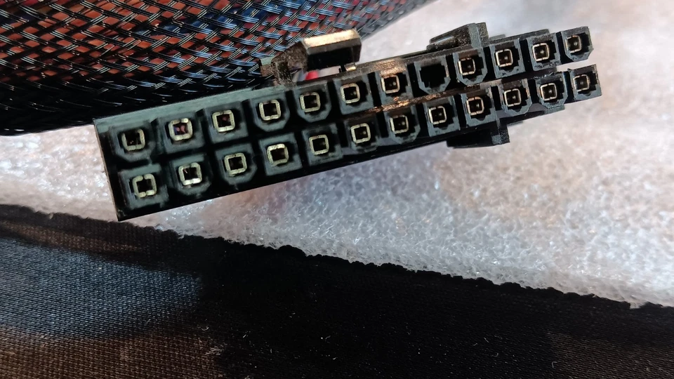 Thermaltake TR2-600W 600W ATX Desktop Power Supply PSU - Image 4 of 4