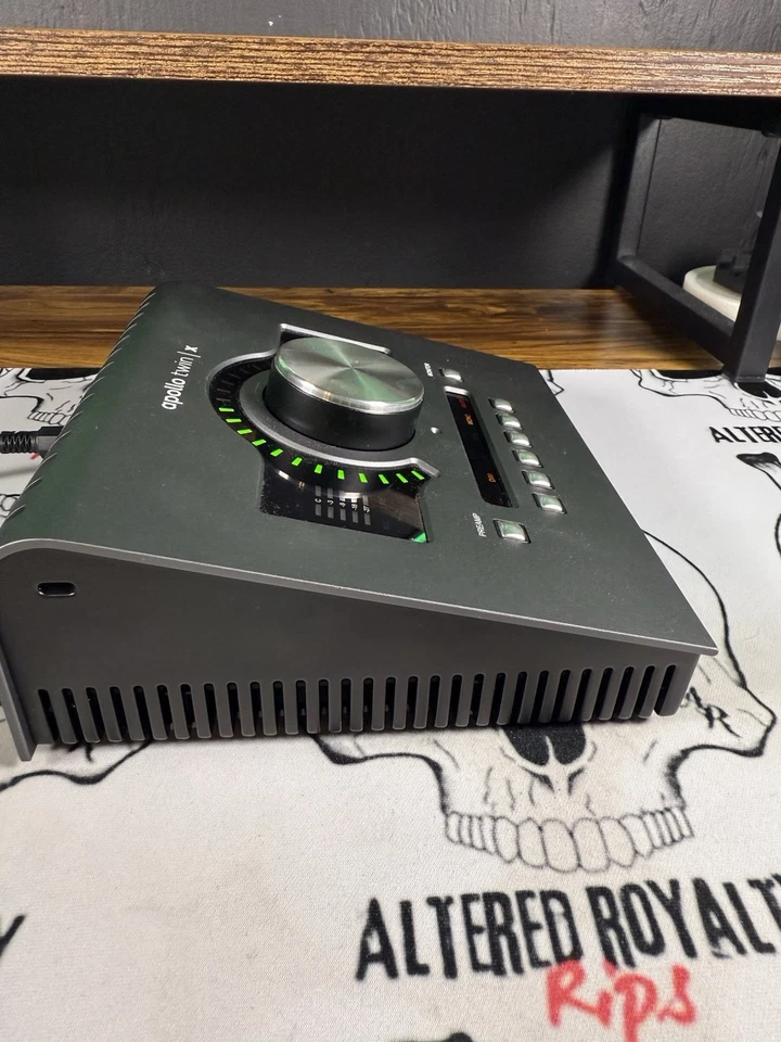 Universal Audio Apollo Twin X Duo Heritage Edition Thunderbolt 3 Audio Interface - Image 4 of 4