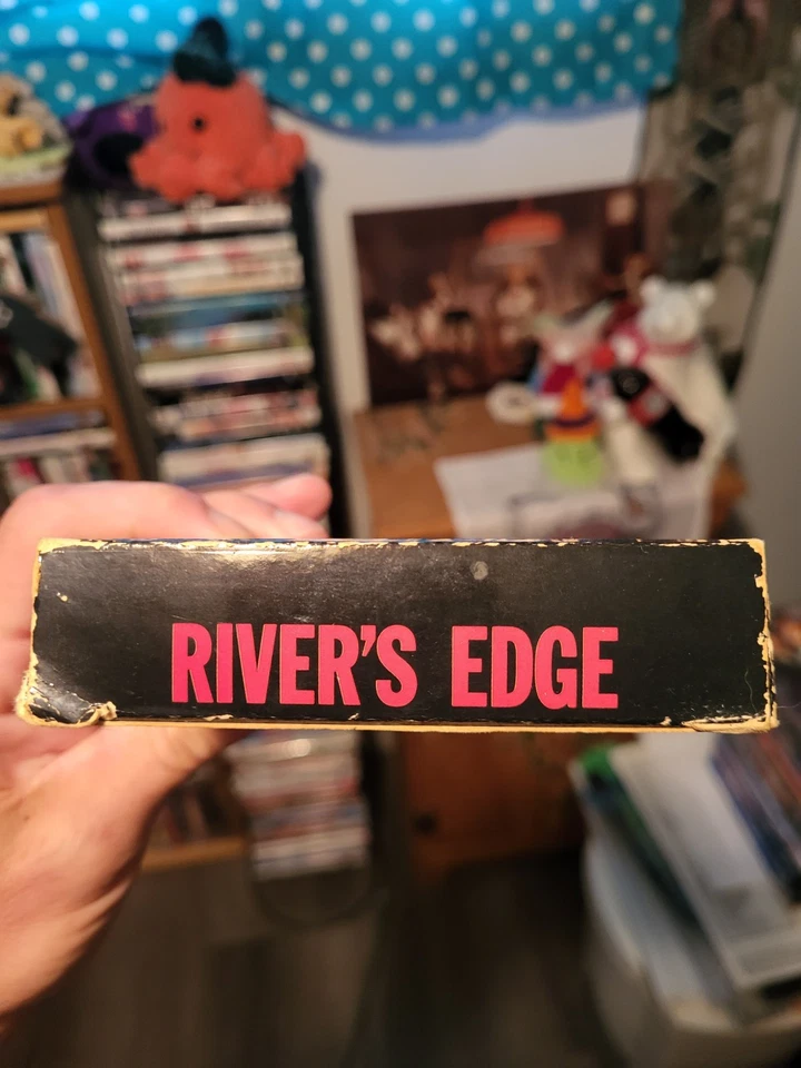 River's Edge VHS (1987) Crispin Glover, Keanu Reeves, 80s Cult Classic  - Image 4 of 4