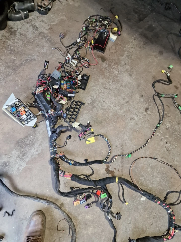 Vw Mk4 Golf R32 3.2 V6 Full Body Loom Harness Rhd 5 Door  - Image 4 of 4